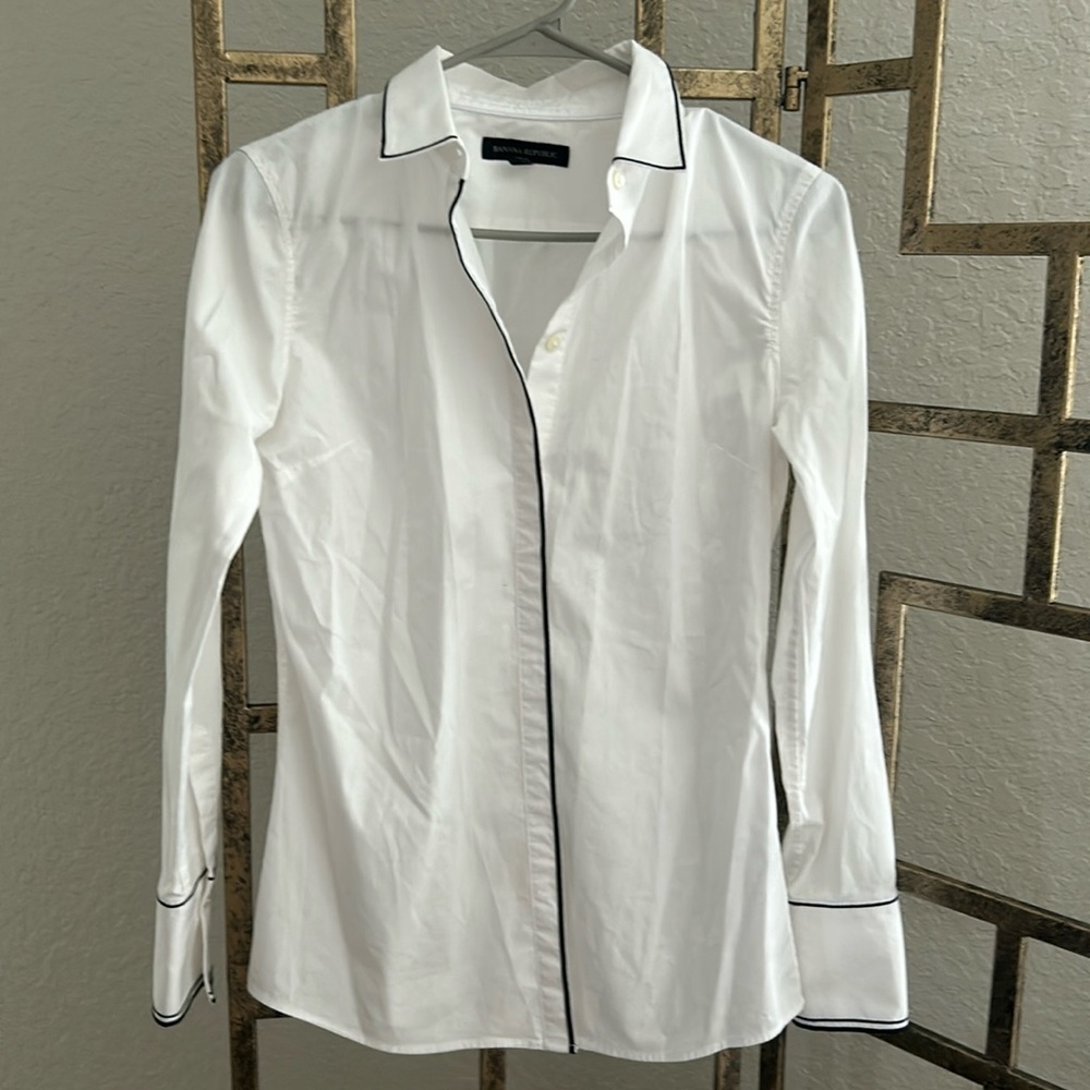 Banana Republic tailored shirt